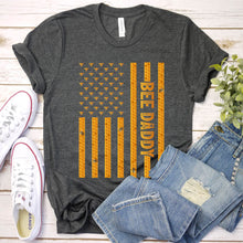 Load image into Gallery viewer, Men&#39;s Funny Vintage Bee American Flag Bee Daddy Father&#39;s Day T-Shirt
