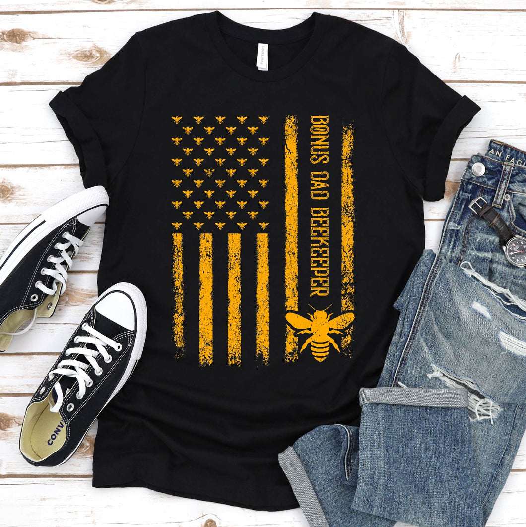 Men's Vintage American Flag Bonus Dad Beekeeper Fathers Day T-Shirt