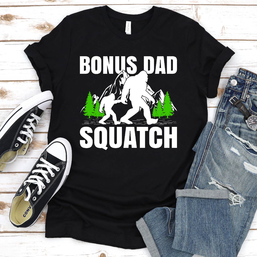 Bigfoot Lover Retro Style Bonus Dad Squatch Bigfoot Father's Day T-shirt