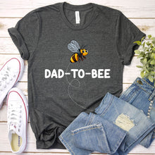 Load image into Gallery viewer, Men&#39;s Dad to Be Gift Soon to be Daddy for New Fathers Day T-Shirt
