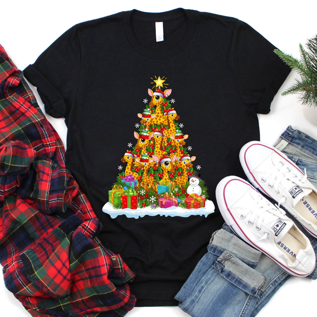 Giraffe Animal Christmas Tree Giraffe Xmas T-Shirt for Men Women Girls Kids