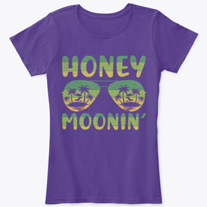 Honey Moonin Beach Honeymoon Summer Vacation Men Women Couples Gift T-Shirt