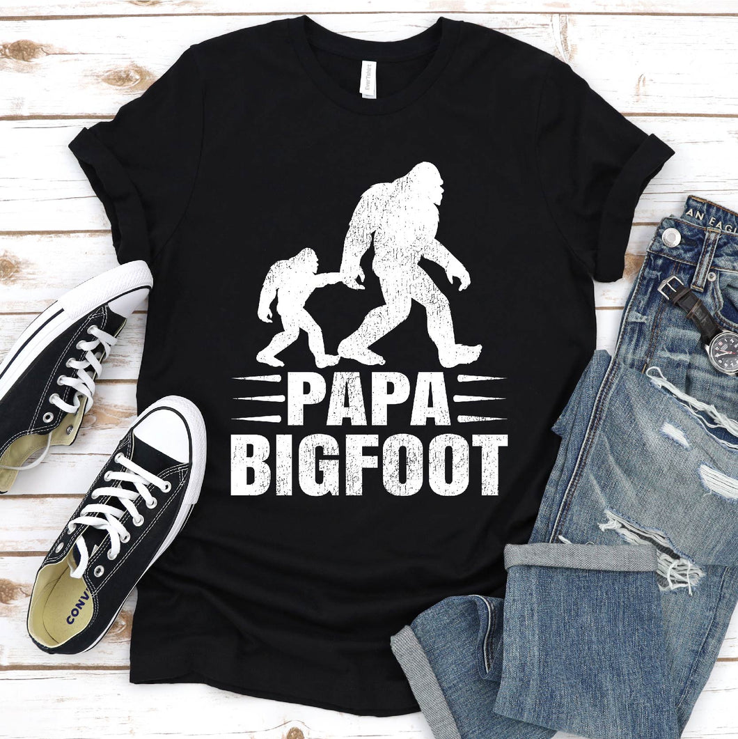 Bigfoot Lover Papa Bigfoot Father's Day T-shirt